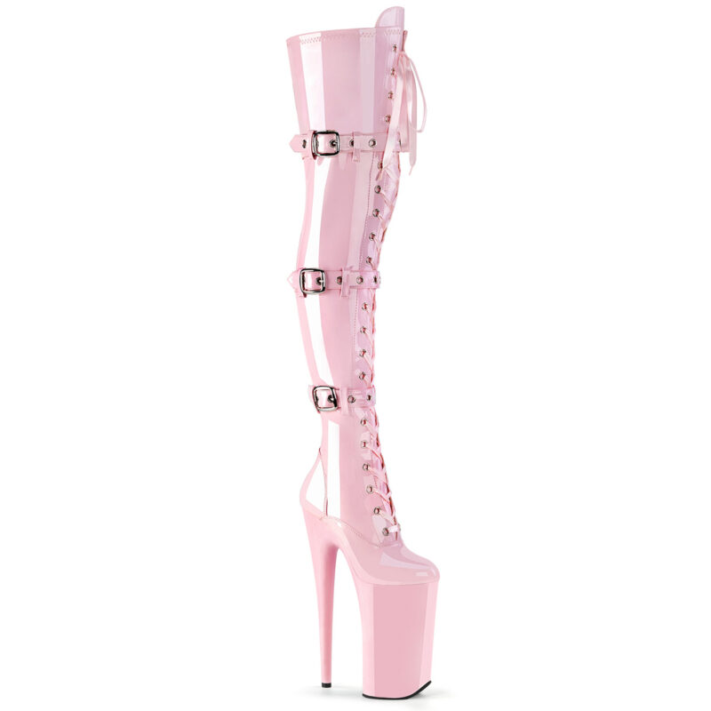 Extrem High Heels Overknee Stiefel in baby pink Lack mit 25 cm Absatz, 16 cm Plateau, sowie Schnürung und 3 Schnallen am Schaft.
