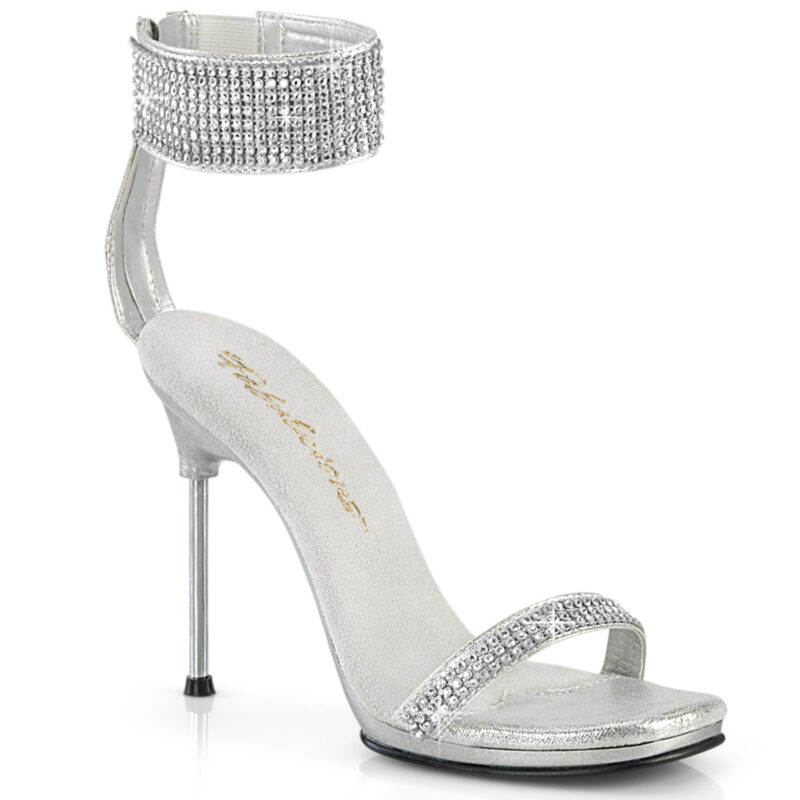 11 cm hohe High Heels Sandalette CHIC-40 in silber PU mit strassbesetzten Riemchen, silbernem Metallabsatz und kleinem 1 cm Plateau, sowie weicher Innensohle.