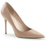 Klassische Pumps in nude Lack mit 10 cm High Heel Stilettoabsatz.