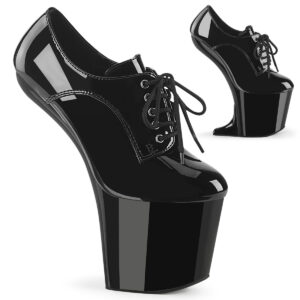 Absatzlose Heelless Plateau Schnürpumps in schwarz Lack, an der Ferse 20 cm hoch und das Plateau hat eine Höhe von 7,6 cm.