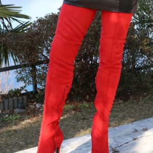 Italienischer Overkneestiefel mit eingearbeitetem Plateau von Miceli - Made in Italy, Absatz 15 cm, Plateau 5 cm, in rotem Stretch Alcantara.