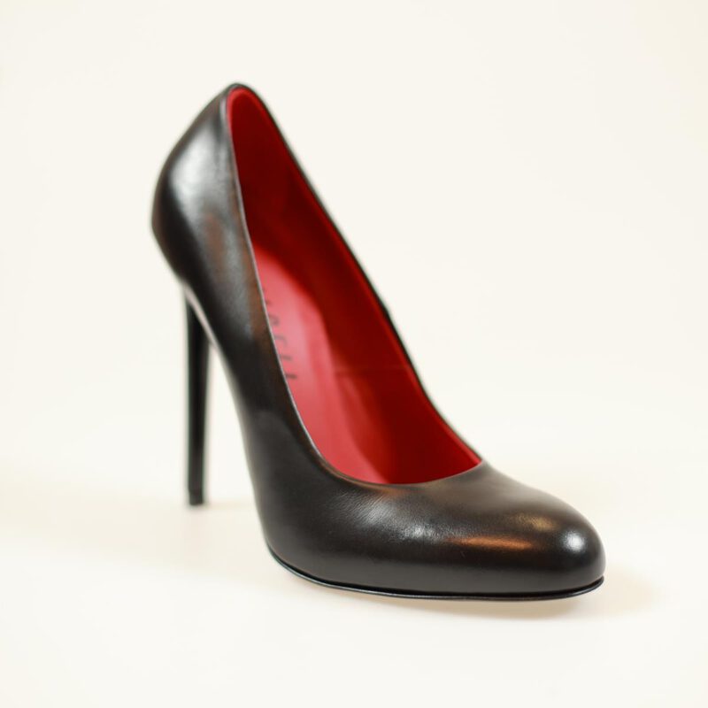High-Heels-von-Miceli-Made-in-Italy-schwarz-Leder Luxuriöse High Heels aus schwarzem Echtleder mit rotem Innenfutter. 12 cm Absatz, handgefertigt in Italien – elegante Designer-Pumps für Damen.