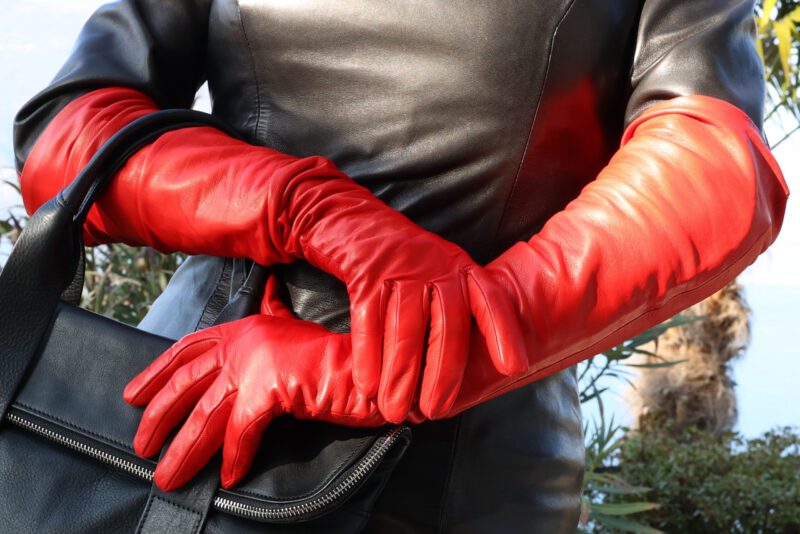 55 cm lange Damen Lederhandschuhe in rot von Miceli.