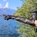 55 cm lange Damen Lederhandschuhe mit Seidenfutter in schwarz von Miceli.