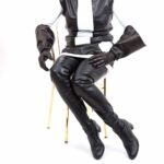 Sehr langer Stretch Overknee Stiefel im 60er Jahre Look von Miceli-Made in Italy. schwarz Kunstleder mit 5 cm Blockabsatz.