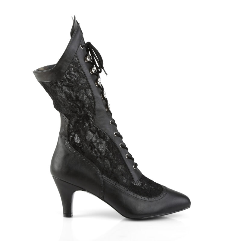 Schwarze Stiefelette mit 7,5 cm Blockabsatz in Kunstleder kombiniert mit Spitze und Schnürung.