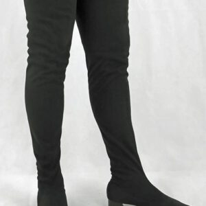 Sehr langer Karree Velour Overknee Stiefel im 60er Jahre Look von Miceli-Made in Italy, schwarz Stretchvelour mit 3 cm Blockabsatz.
