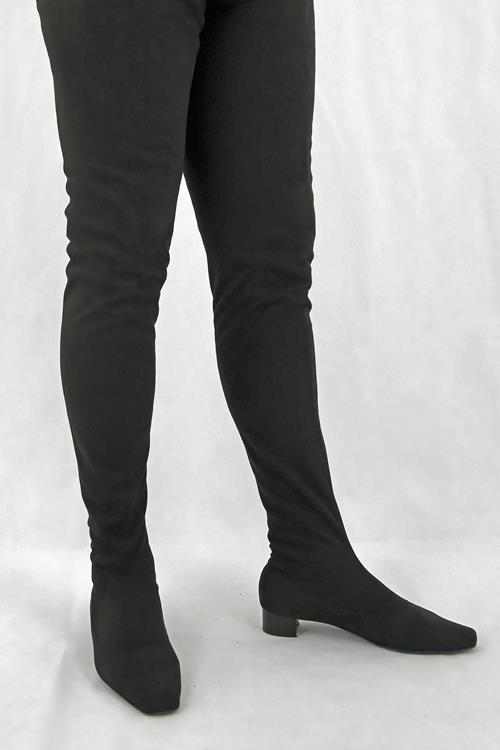 Sehr langer Karree Velour Overknee Stiefel im 60er Jahre Look von Miceli-Made in Italy, schwarz Stretchvelour mit 3 cm Blockabsatz.