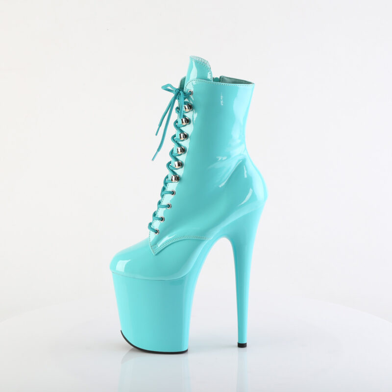Stiefelette in aqua Lack mit Schnürung, 20 cm hohem Absatz und 10 cm Plateau von Pleaser.