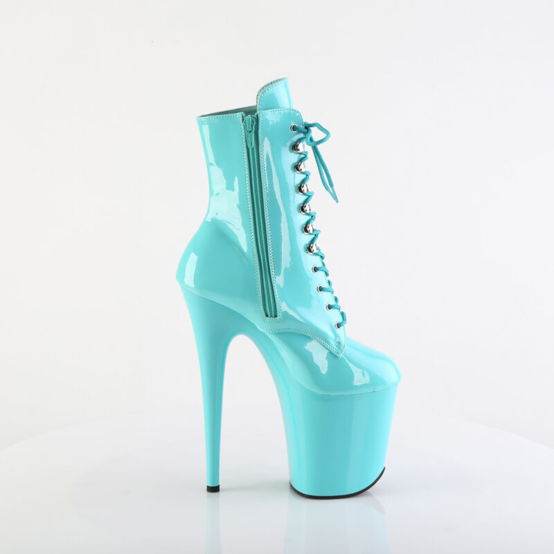Stiefelette in aqua Lack mit Schnürung, 20 cm hohem Absatz und 10 cm Plateau von Pleaser.