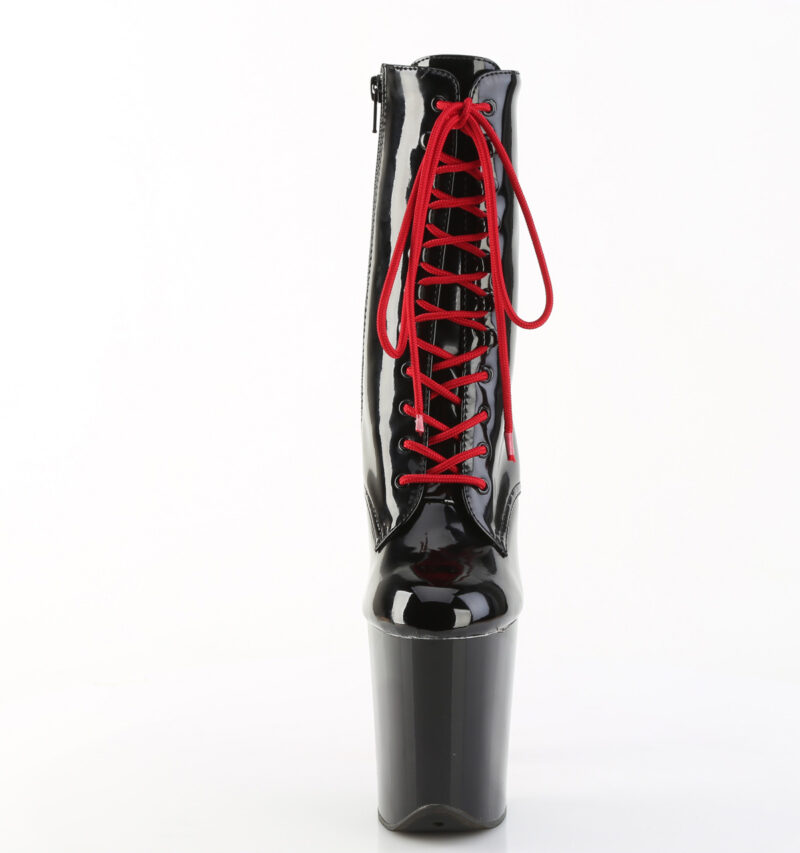 Zweifarbige Stiefelette schwarz Lack mit roter Schnürung, rotem 20 cm hohem Absatz und 10 cm Plateau von Pleaser.