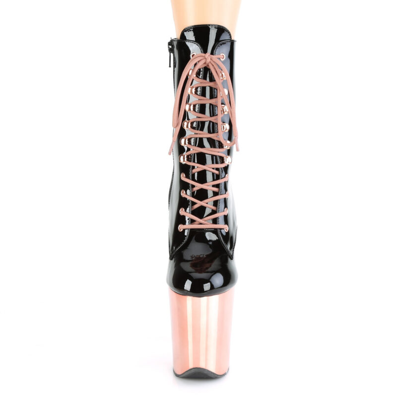 Stiefelette in schwarz Lack mit Schnürung, 20 cm hohem Absatz und 10 cm rose gold Chrom Plateau von Pleaser.