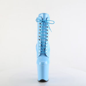 Stiefelette in hellblau Lack mit Schnürung, 20 cm hohem Absatz und 10 cm Plateau von Pleaser.