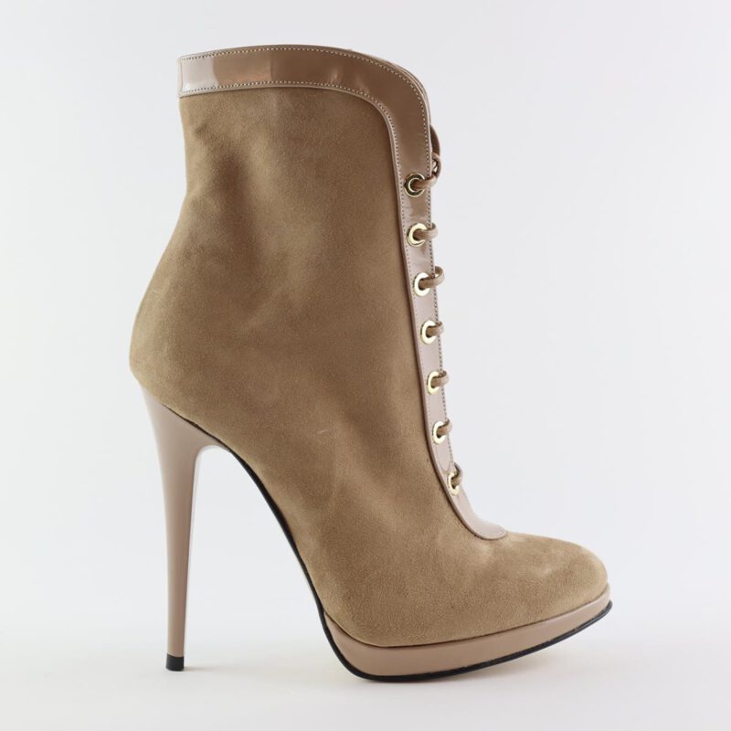 High Heel Plateau Stiefelette in beige Velourleder mit Schnürung und Reißverschluss von Miceli-Made in Italy. 12 cm Absatz.
