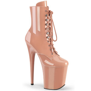 Stiefelette in blush Lack mit Schnürung, 20 cm hohem Absatz und 10 cm Plateau von Pleaser.