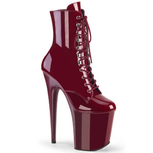 Stiefelette in weinrot Lack mit Schnürung, 20 cm hohem Absatz und 10 cm Plateau von Pleaser.