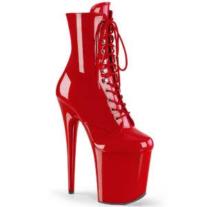 Stiefelette in rot Lack mit Schnürung, 20 cm hohem Absatz und 10 cm Plateau von Pleaser.