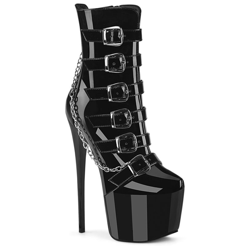 Jubilant-1015 High Heels Plateau Stiefelette in schwarz Lack mit sechs Riemen mit Schnallen und einer abnehmbaren Kettenapplikation von Pleaser USA Jubilant-1015 High Heels Plateau Stiefelette in schwarz Lack mit sechs dekorativen Riemen mit Schnallen auf der Vorderseite und einer abnehmbaren Kettenapplikation an der Innenseite, sowie einem Reißverschluss von Pleaser USA. 17,5 cm Absatz, 7,5 cm Plateau.