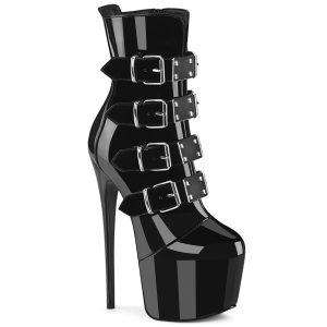 Jubilant-1023 High Heels Plateau Stiefelette in schwarz Lack mit vier dekorativen Riemen mit Metallplatten und Schnallen auf der Vorderseite, sowie einem Reißverschluss von Pleaser USA. 17,5 cm Absatz, 7,5 cm Plateau.